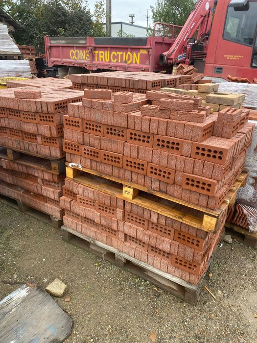 Vând cărămidă aparentă