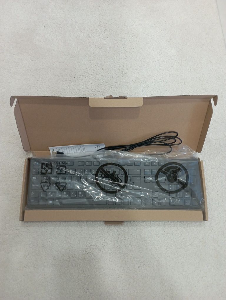 Продавам клавиатура и мишка DELL