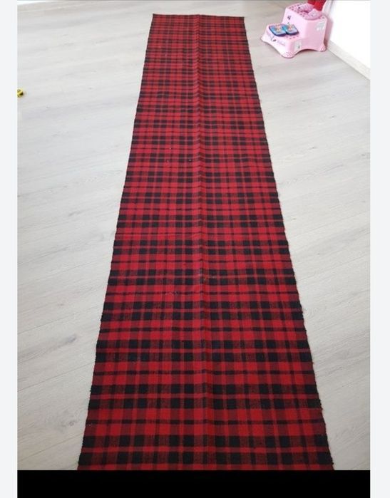 Traditional romanesc cu flori