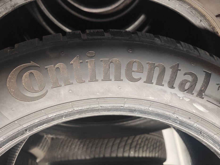 4бр. зимни гуми 215/55/17 Continental