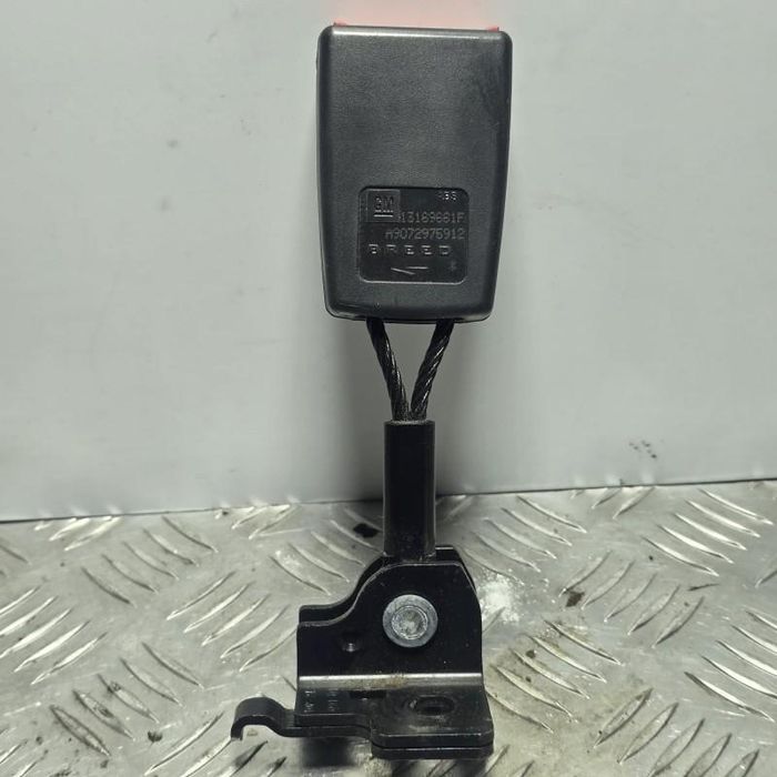 Capsa centura stanga spate Opel Vectra C facelift