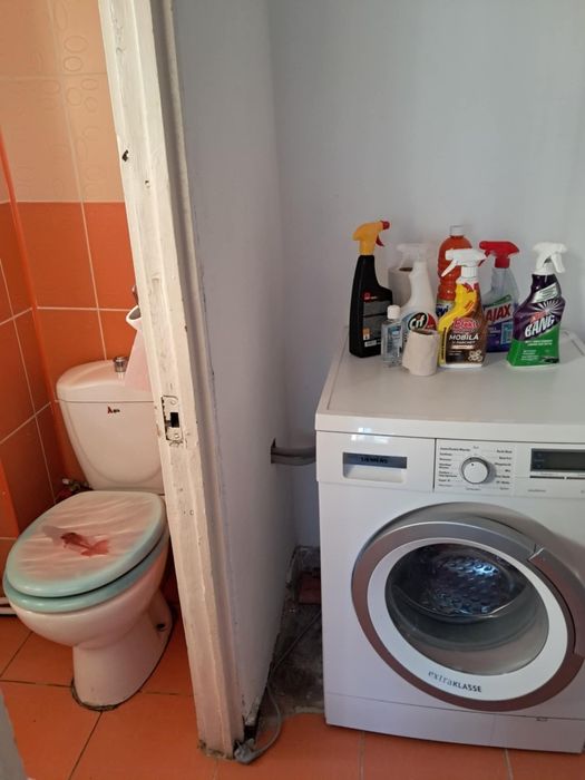 De inchiriat, 3 camere, Filiasi