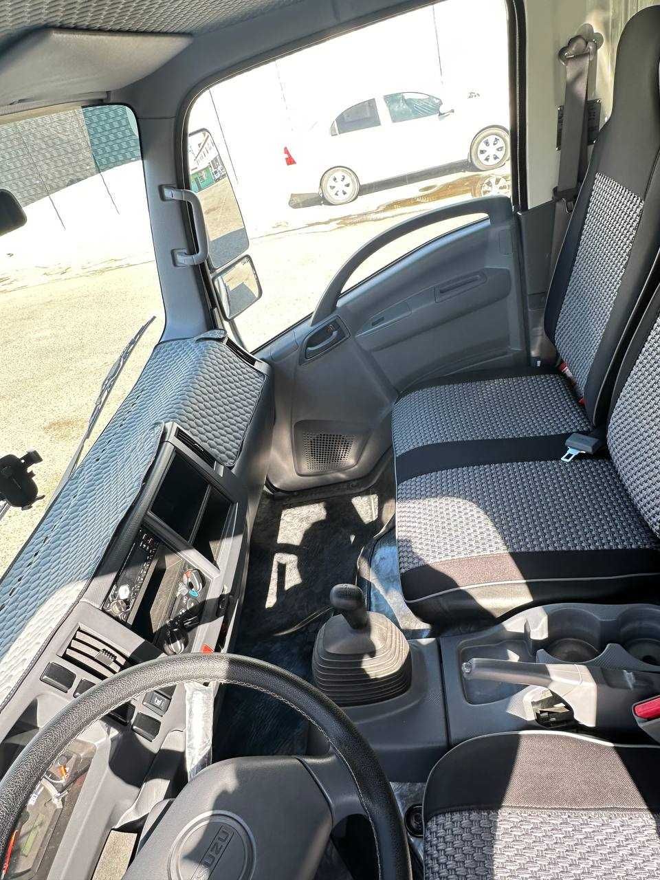 Isuzu NPR82L CNG Samosval