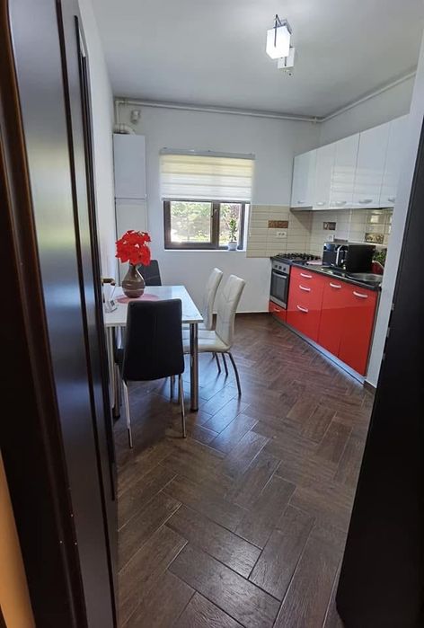Apartament de inchiriat cu 2 camere la parter