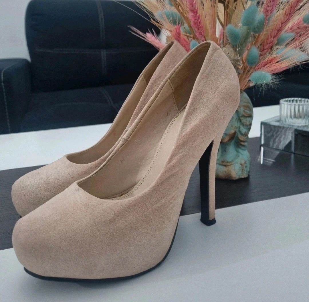 Pantofi cu toc Zara