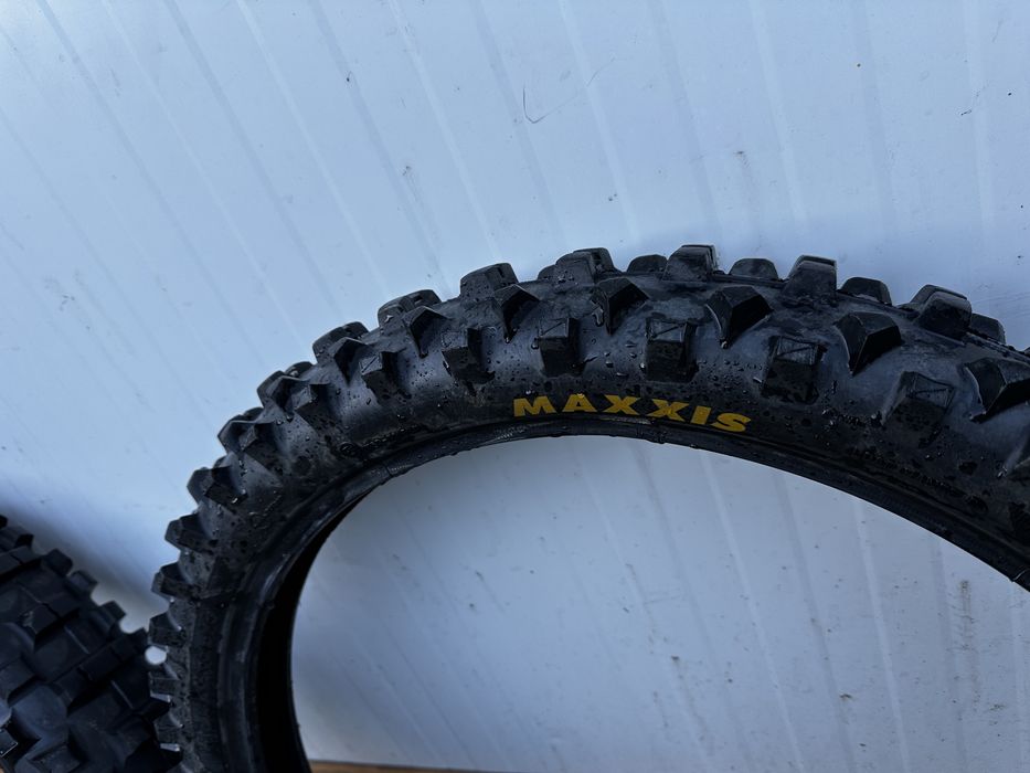 Гуми Максис 140/80-18 & 90/90-21