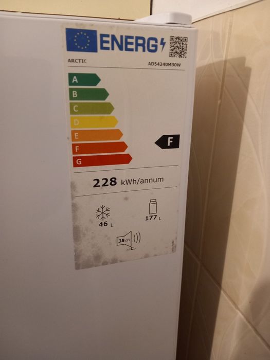 Vând frigider Arctic