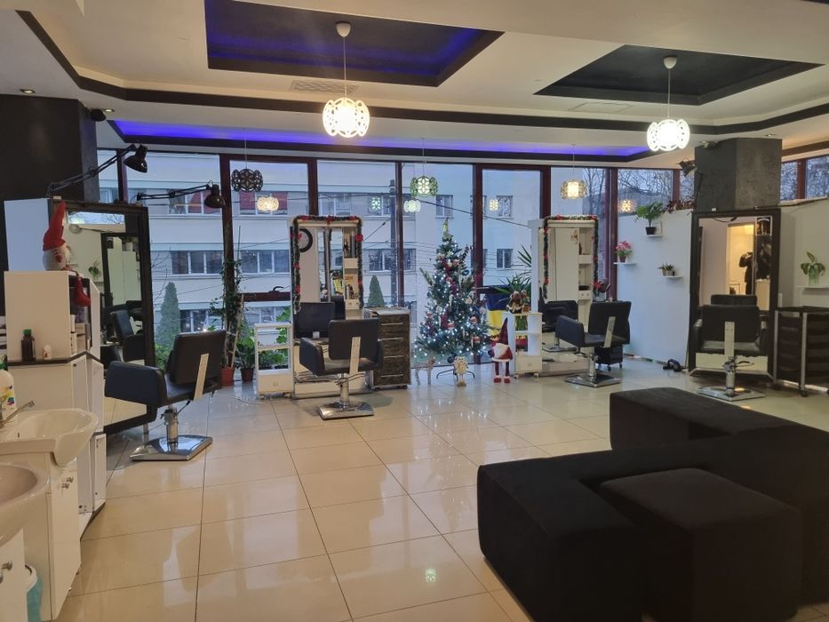 Inchiriez salon/scaun frizer