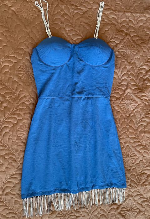 Рокля със сребристи детайли