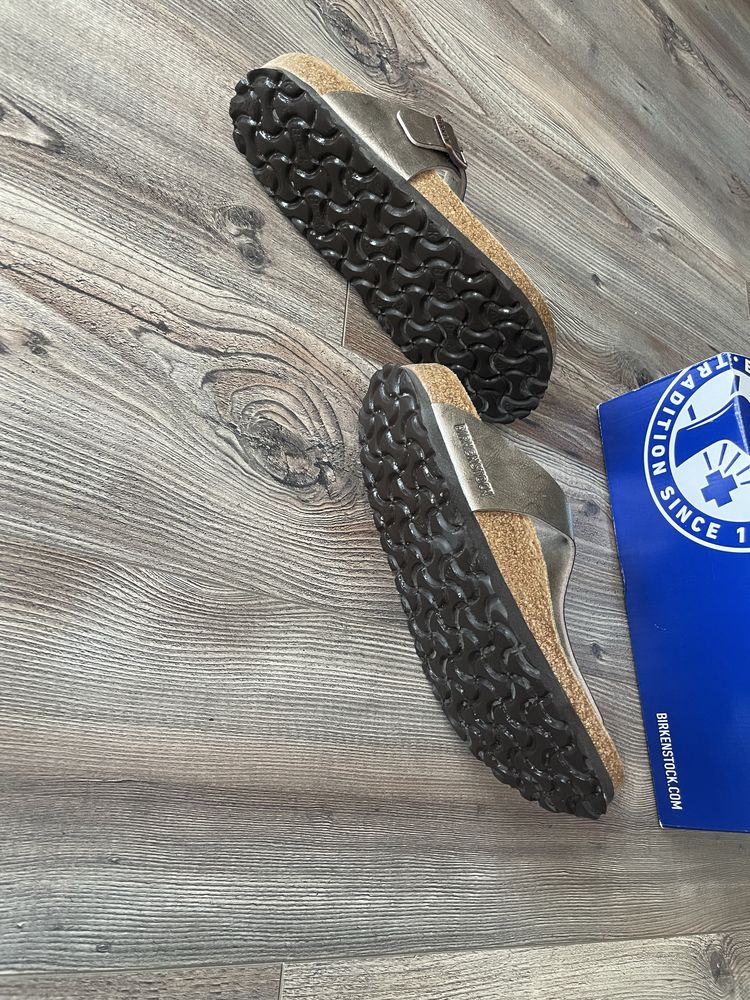Нови/Birkenstock