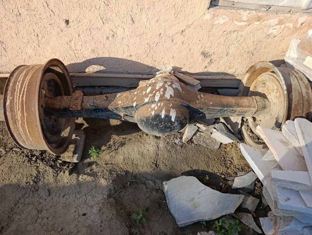 Gaz 53 zadni mos