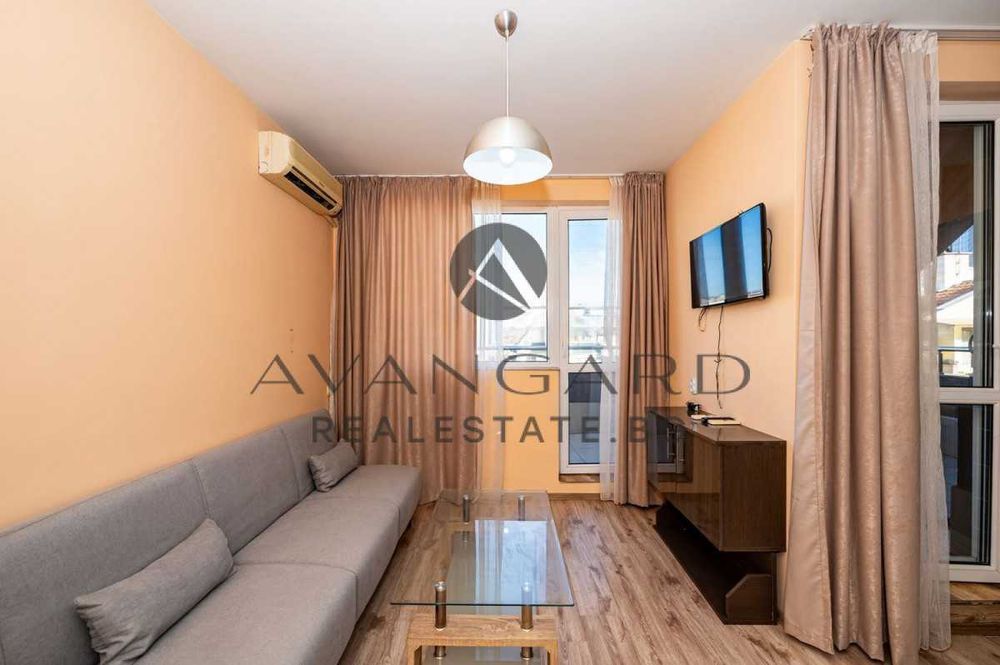Продава се Тристаен апартамент в Пловдив, Кършияка - 80 кв.м за 2028 €/кв.м - Снимка #1