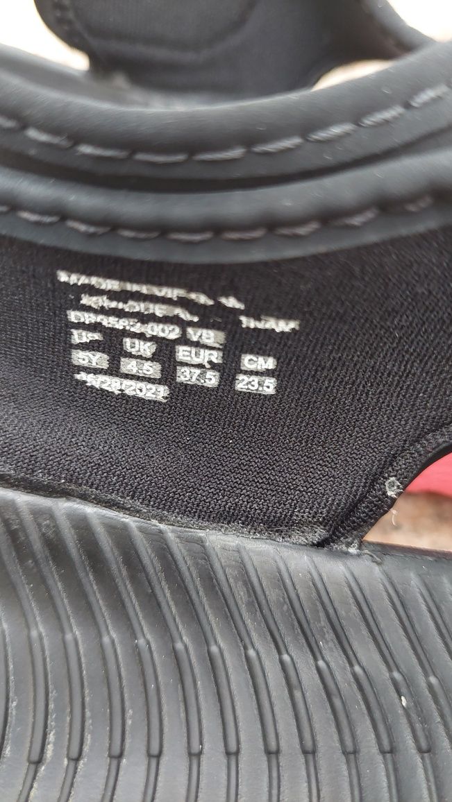 Сандали Nike ном.37.5