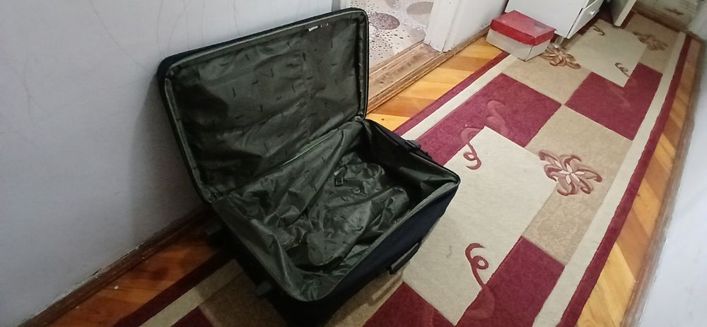 Продаётся дорожный чемодан