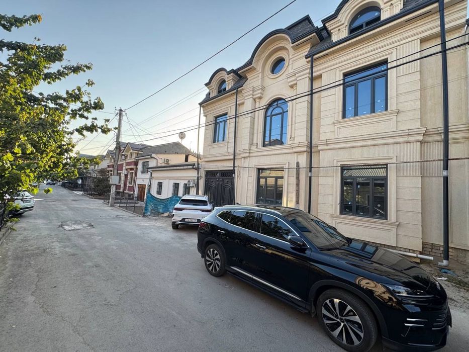 Продается  Дом Чиланзарский район Домбиробод коробка 70% 3,5 Соток