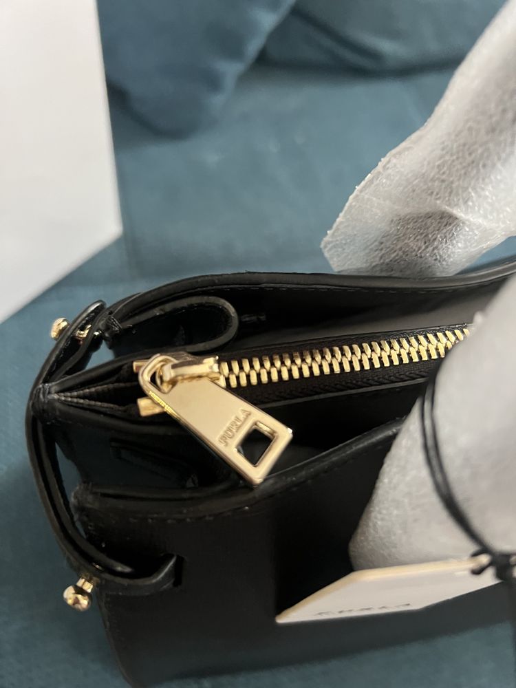 Furla Pin M Tote Onyx.Нови,с етикети,подаръчен плик Furla