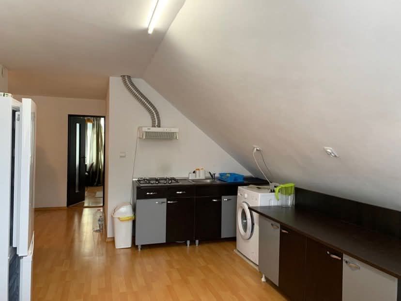 De inchiriat 1 camera in apartament