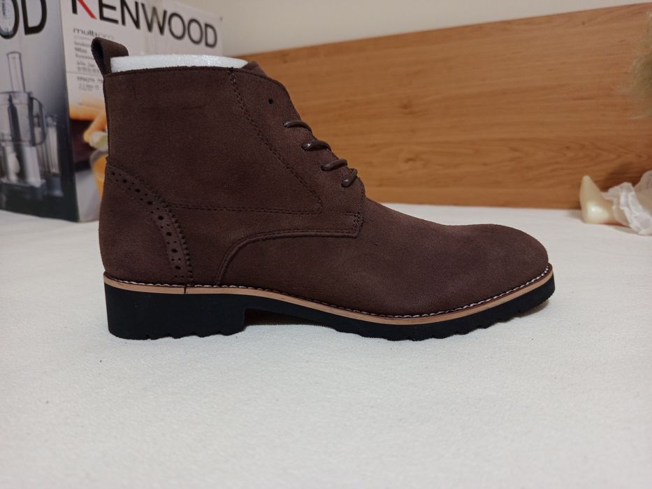 Мъжки обувки от велур