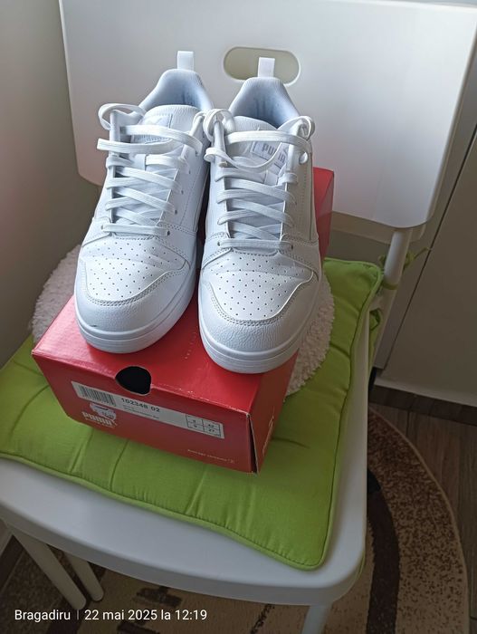 Vând adidași puma pentru bărbați
