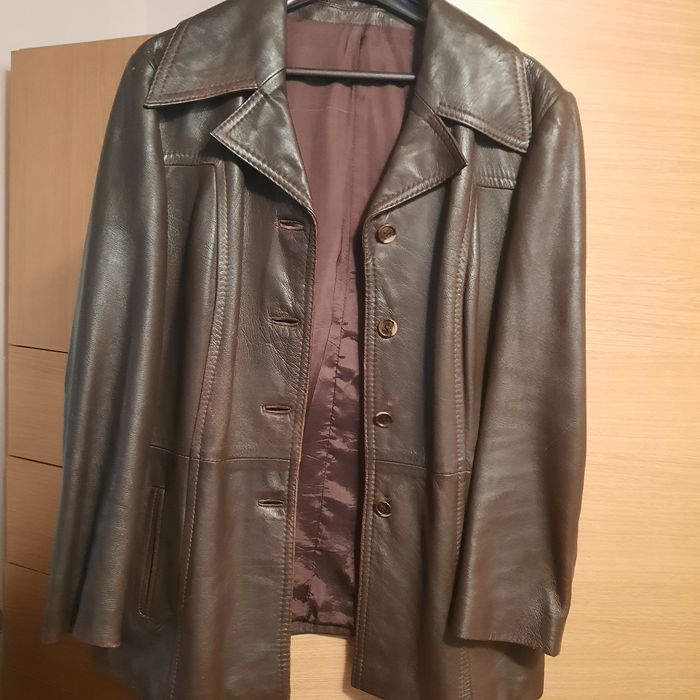 Scurta din piele,purtata,marimea 46