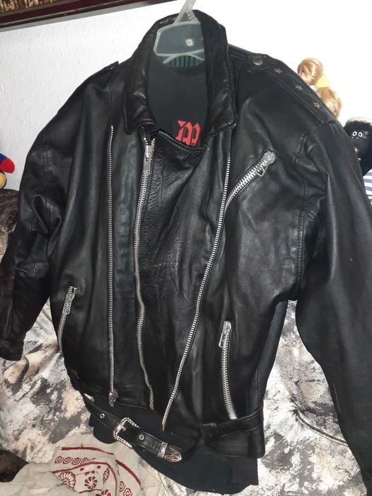 Geaca din piele noua de rocker