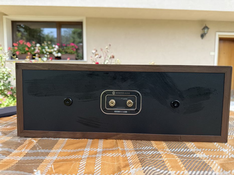 Продавам център колона-говорител MONITPR AUDIO BX