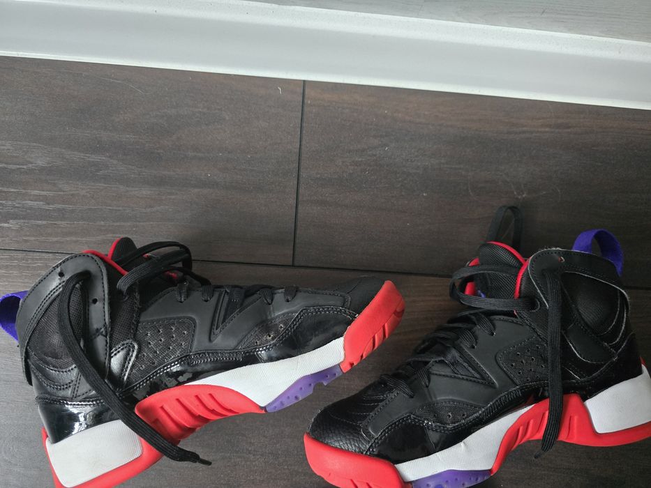 Jordan кецове . ..