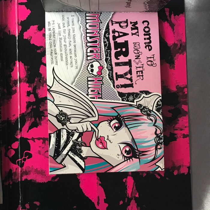 Оригинальная книга-журнал Monster high