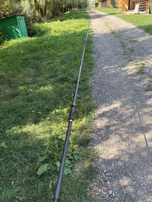 Vând lansetă avid spomb