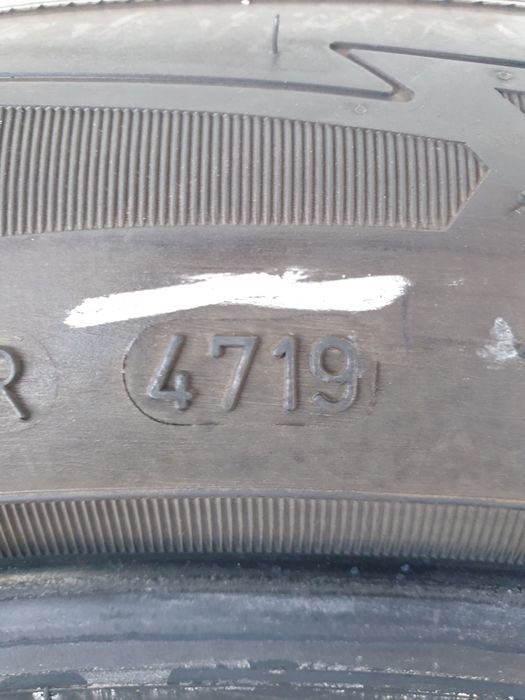 Зимни гуми 2 броя GOODYEAR UltraGrip 235 50 R19 дот 4719