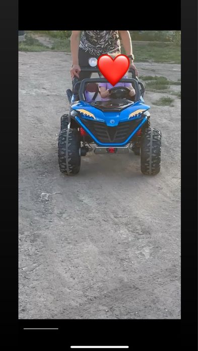 Продам машинку детскую