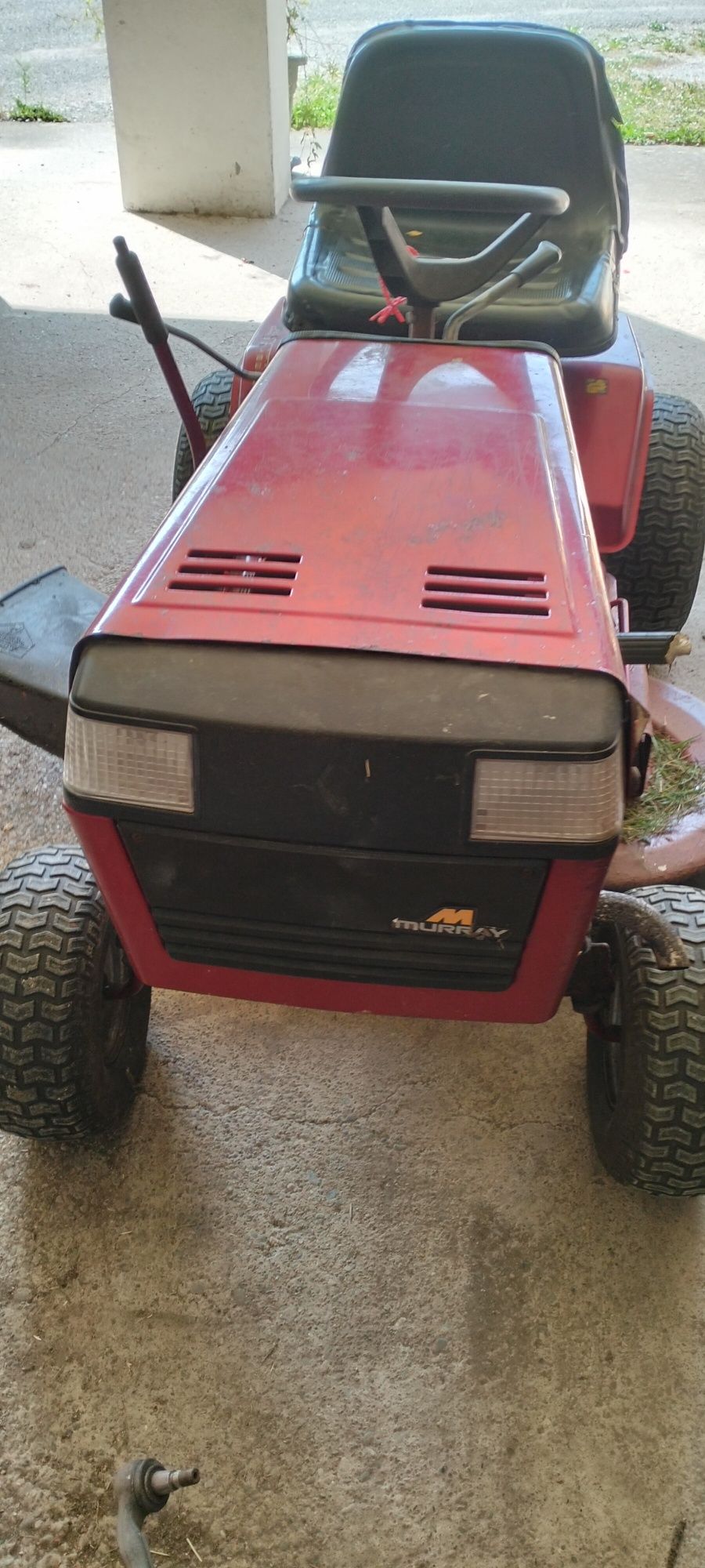Tractoraș gazon Murray 12cp