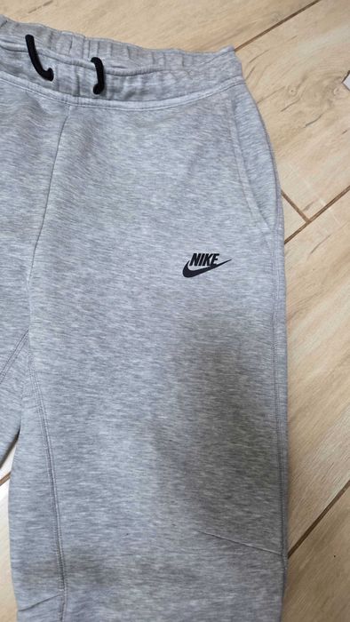 Pantaloni Nike Tech Fleece originali M