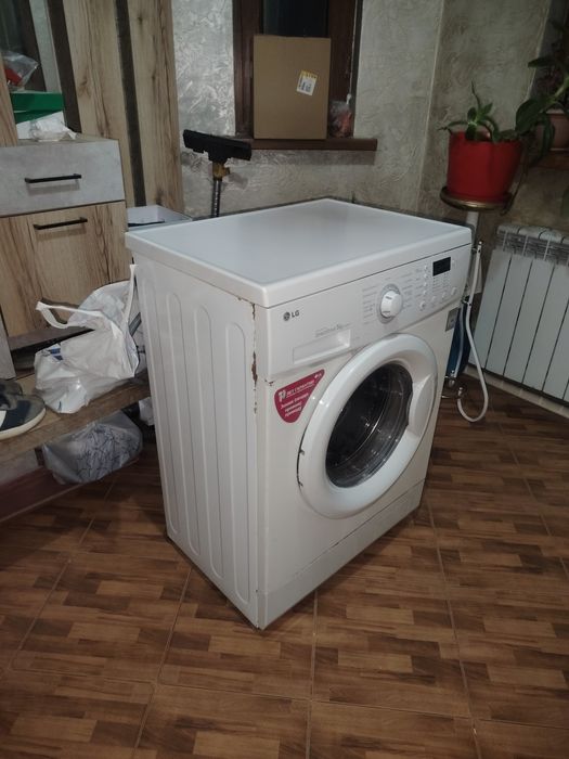 Стиральная машина автомат LG б/у в одних руках в хорошем рабочем состо