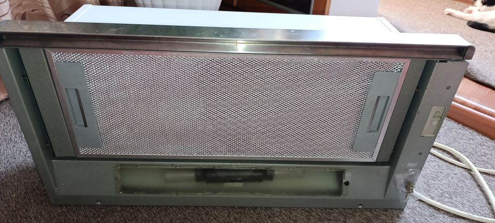 Продам вытяжку кухонную