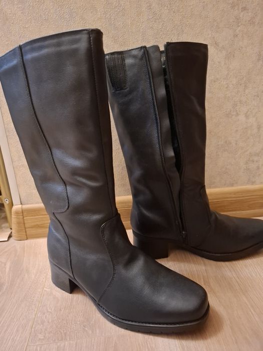 Продам женские сапожки