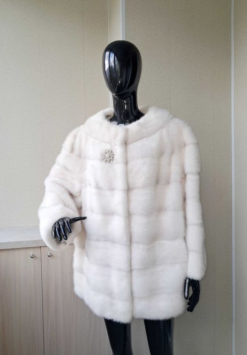 Haina blana vizon , Naturala Haină blană nurcă, alb, ivory. Bust 130