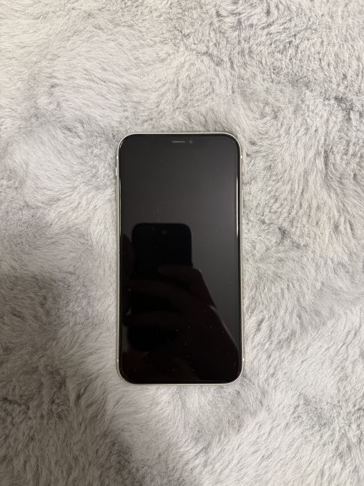 iPhone 11 Alb 128 GB, stare foarte buna