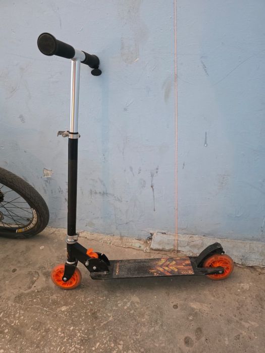 Продается самокат детский металлический в хорошем состоянии