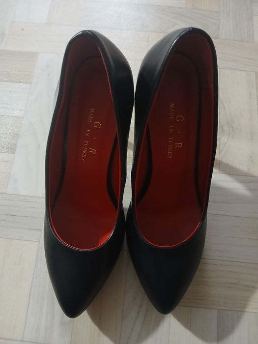 Продам туфли,38 размера