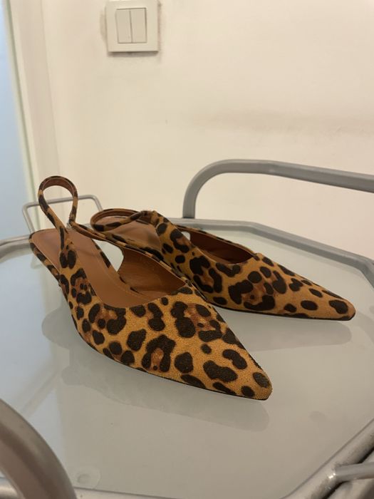 Туфли на каблуке рюмочка 38