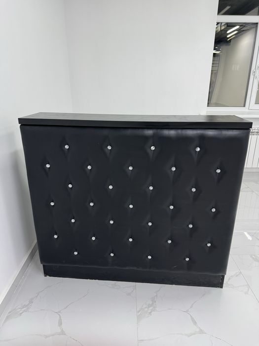 Продам Ресепшн и зеркало