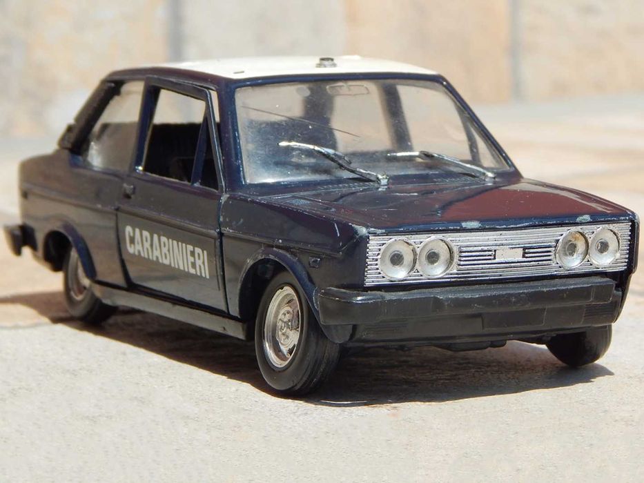 Macheta carabinieri FIAT 131 Mirafiori Polistil 1:25 Italia uzata