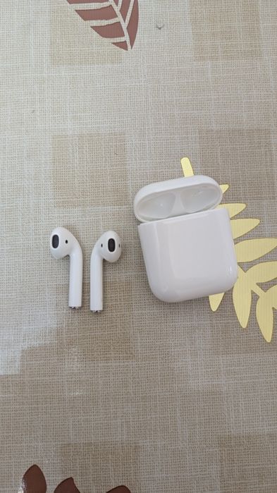 Airpods 1 поколения