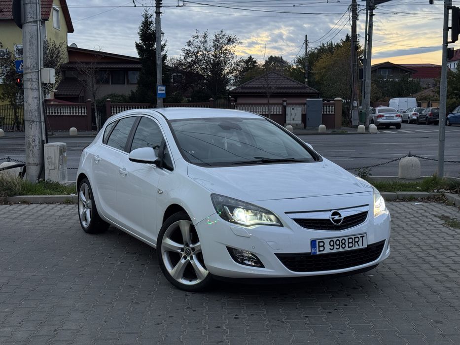 Opel Astra J • 1.7 CDTI