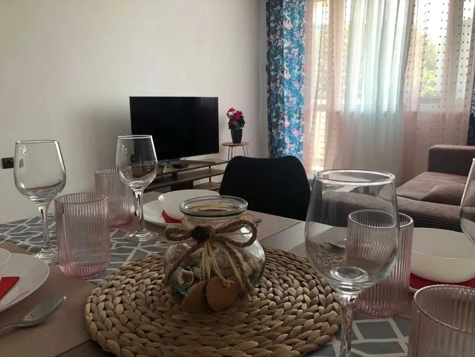 Дава се под наем Двустаен апартамент в Варна, Спортна зала - 60 кв.м за 450 € - Снимка #1