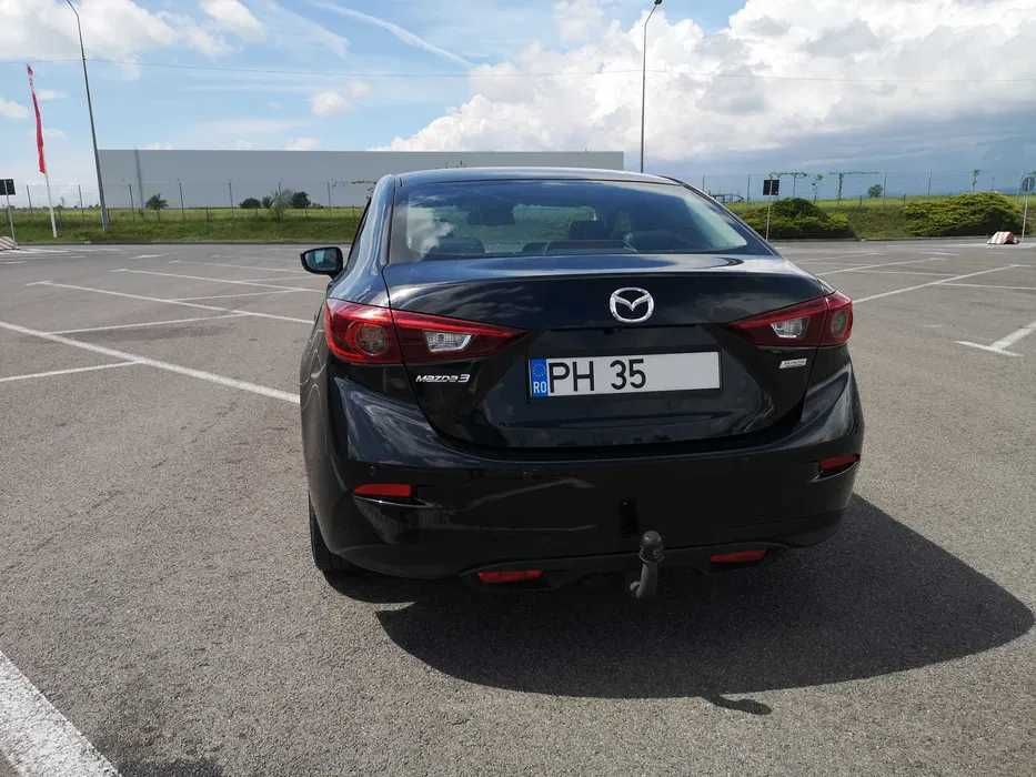 Vând Mazda 3 sedan, full, 2.2. diesel, 150 cp,2018 + un set roti iarna