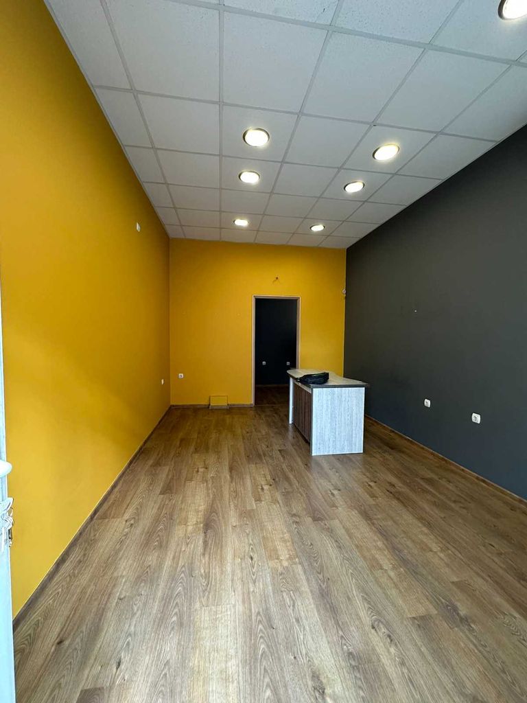Дава се под наем Магазин в Пловдив, Младежки Хълм - 32 кв.м за 365 € - Снимка #3