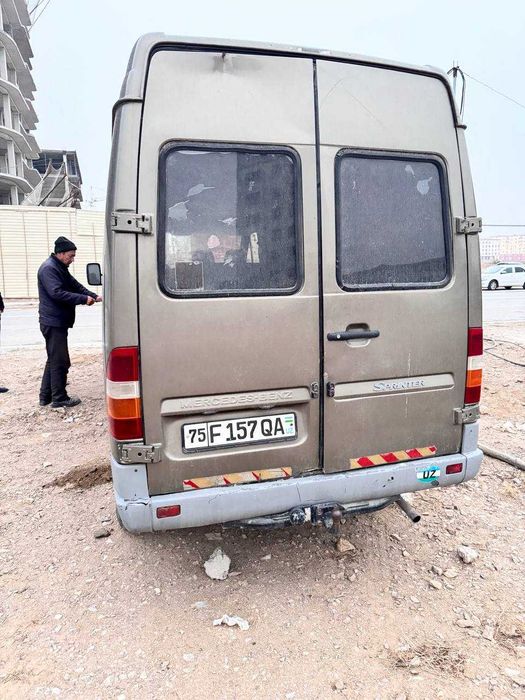 Srochni Sprinter Mercedes-Benz 212D  YUK FURGON 1996-yil sotiladi