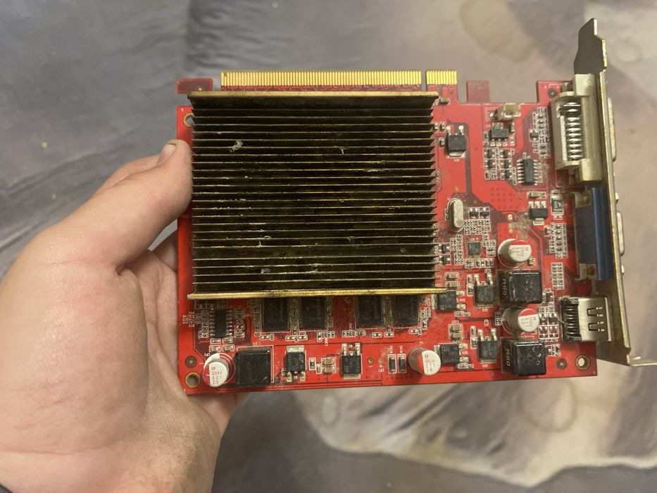 Продам видеокарту gt220